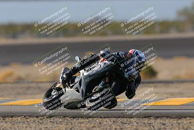 media/Dec-18-2022-SoCal Trackdays (Sun) [[8099a50955]]/Turn 14 (940am)/